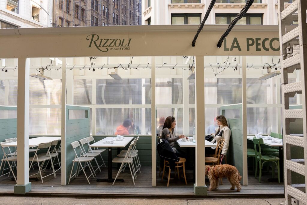 New Yorker Restaurant mit Außengastronomie
